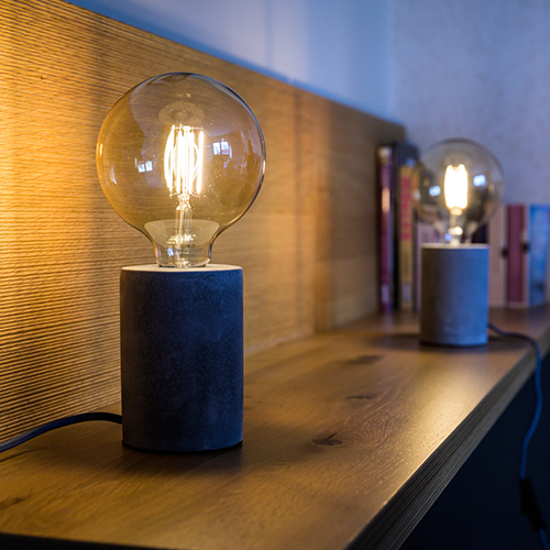 Slimme E27 LED Lamp | Amber Glas Ø80 mm | Wi-Fi | Warm → Koud Wit Licht | Dimbaar &amp; App-Bediening